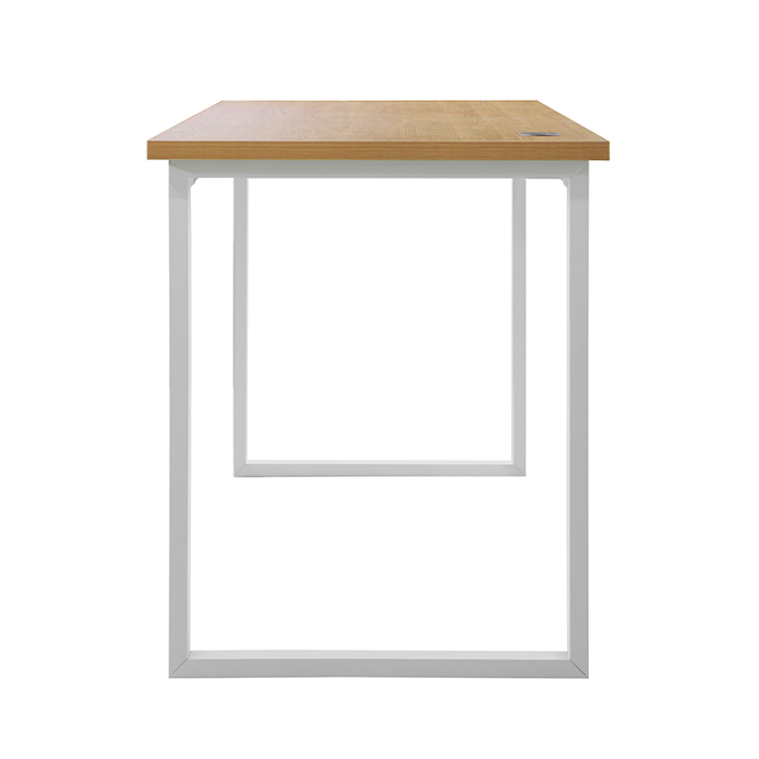 安定感のあるロの字型脚で揺れに強い構造です