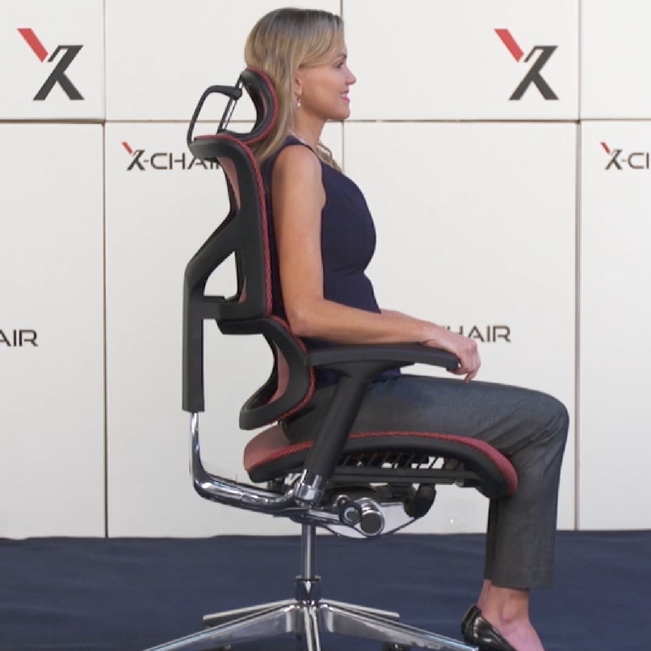 X-Chair（ヘッドレスト付き）