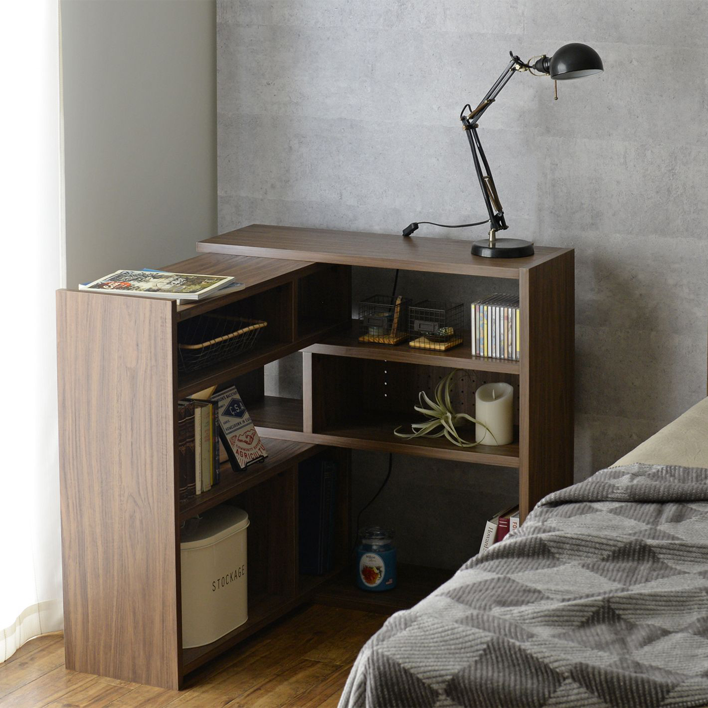 最大90度まで角度調整可能でお部屋の角を有効利用できます